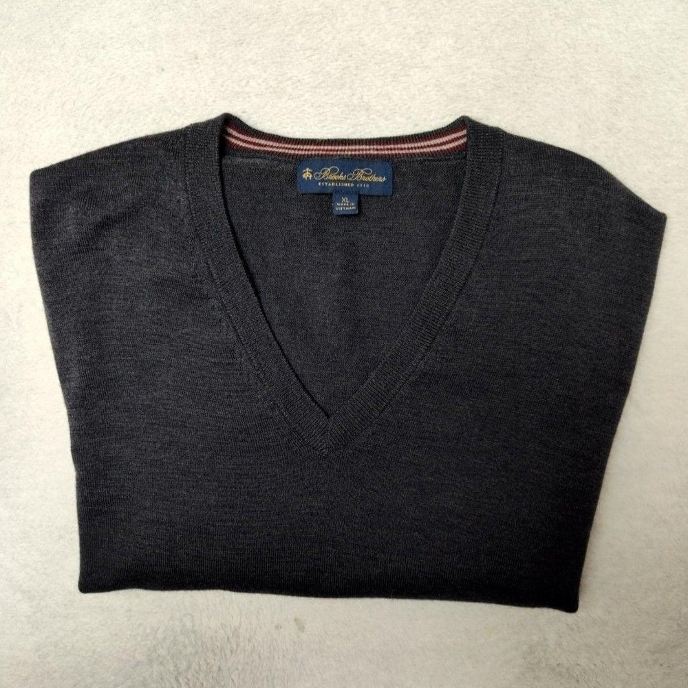 Brooks Brothers Sweater Mens XL Gray‎ V Neck 100% Merino Wool Lightweight Knit
